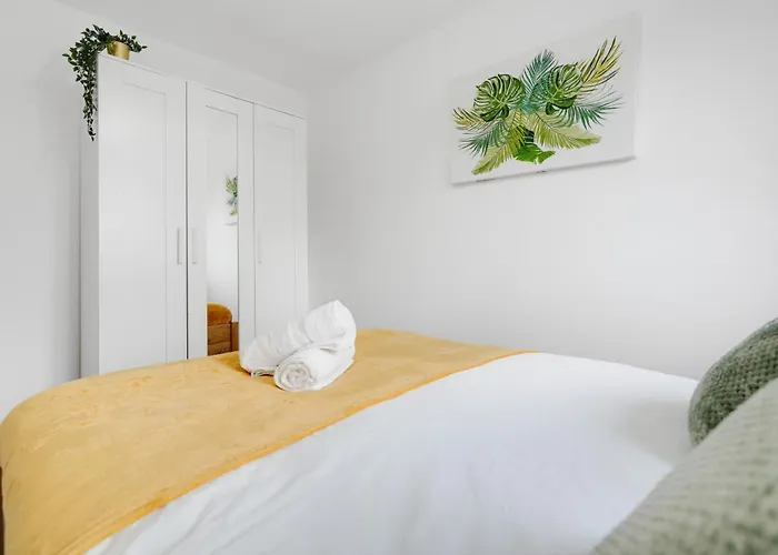 Ferienhaus Dazzling&modern 4bd - Coop Live - Etihad - Parking *