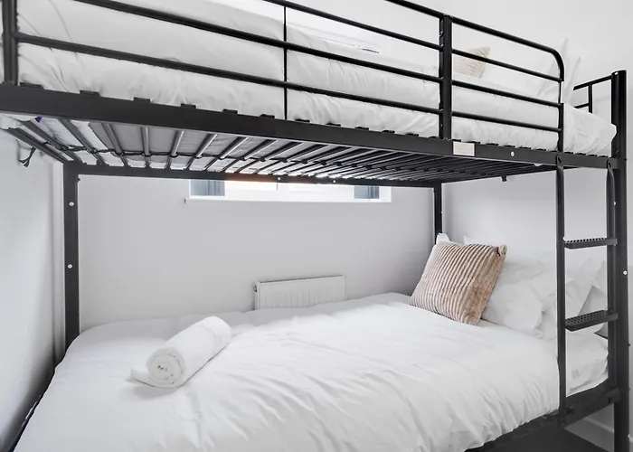 Nyaraló Dazzling & Modern 4bd - Coop Live - Etihad - Parking