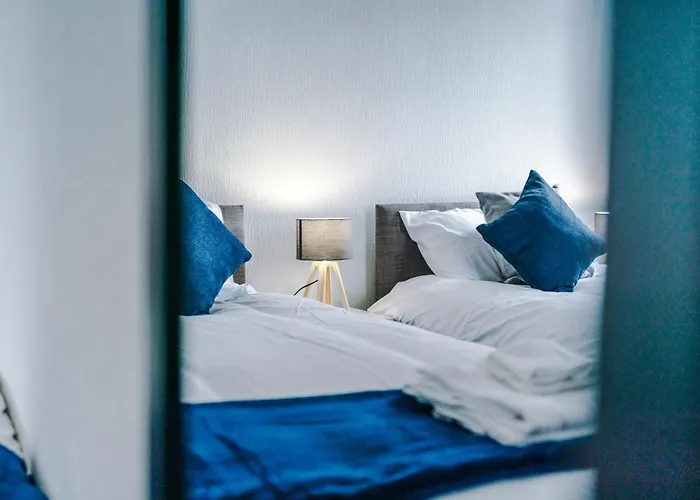 Holiday home Fun & Spacious 3Bed L Pool Table & Pingpong Table Manchester