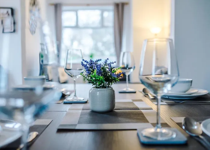 Vakantiehuis Fun & Spacious 3Bed L Pool Table & Pingpong Table