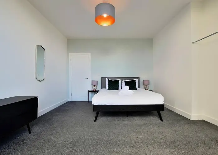 Appartement Free Parking - Beautiful 2-br Flat In *