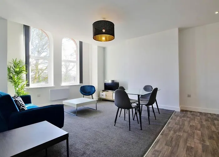 Free Parking - Beautiful 2-br Flat In Appartement Manchester