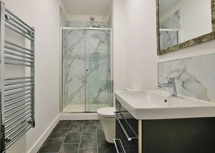 アパート Free Parking - Spacious 2-br Close To Salford Royal *