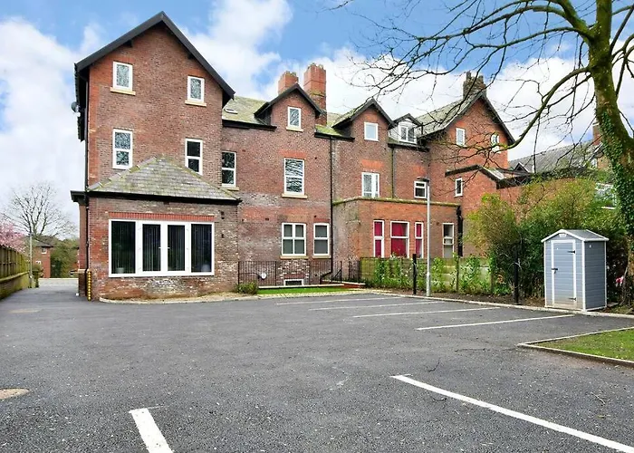 Free Parking - Lovely 2-br Flat Near Salford Royal Apartamento *