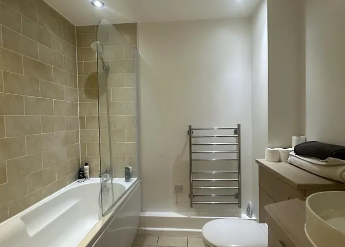 Modern 1- Bed In Centre