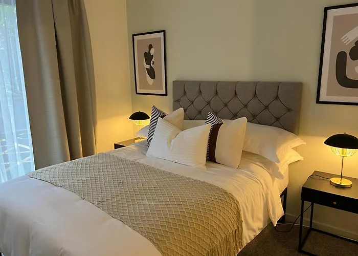 Stunning + Free Parking *