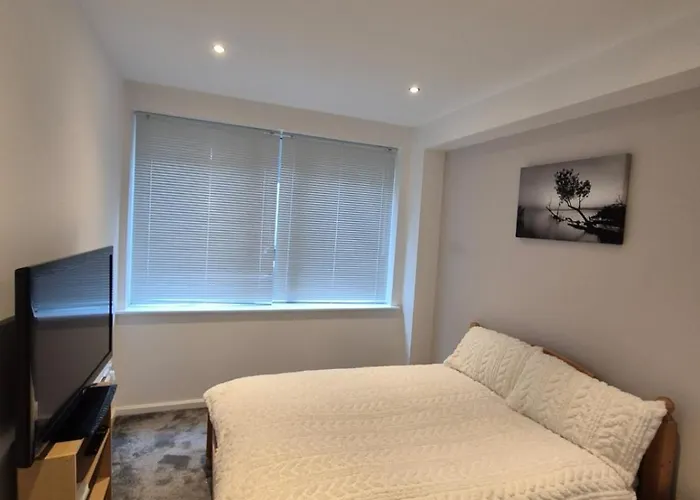 Modern 1- Bed In Centre