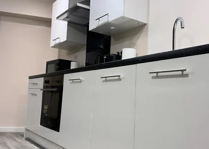 Apartment Luxury 2 Bedroom In Centre - Free Parking *