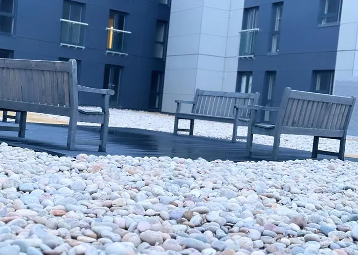 Luxury 2 Bedroom In Centre - Free Parking