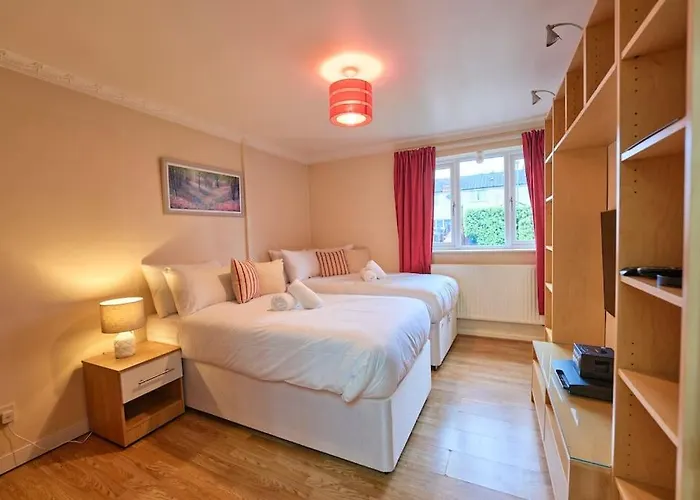 Bespoke Salford Quays - Garden, Wifi And Parking Сasa de vacaciones