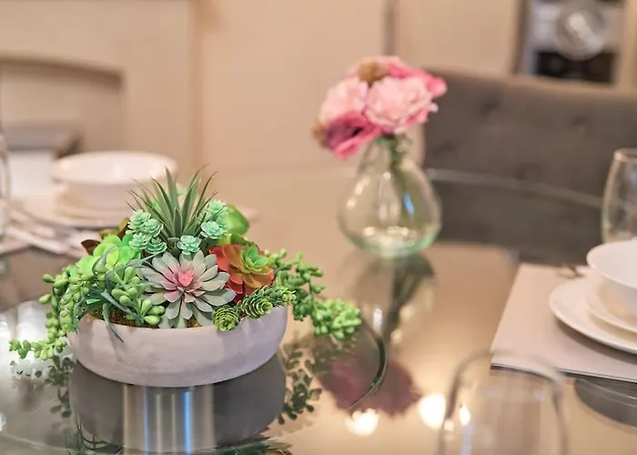 Bespoke Salford Quays - Garden, Wifi And Parking * Manchester