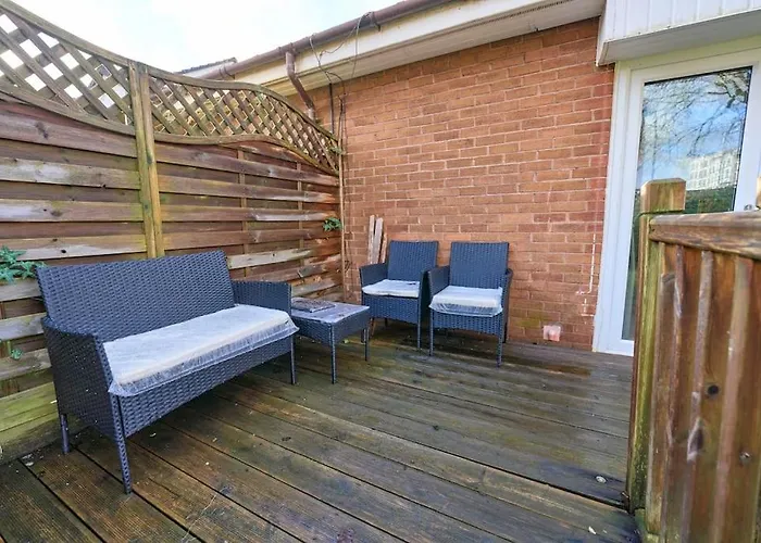 Bespoke Salford Quays - Garden, Wifi And Parking *