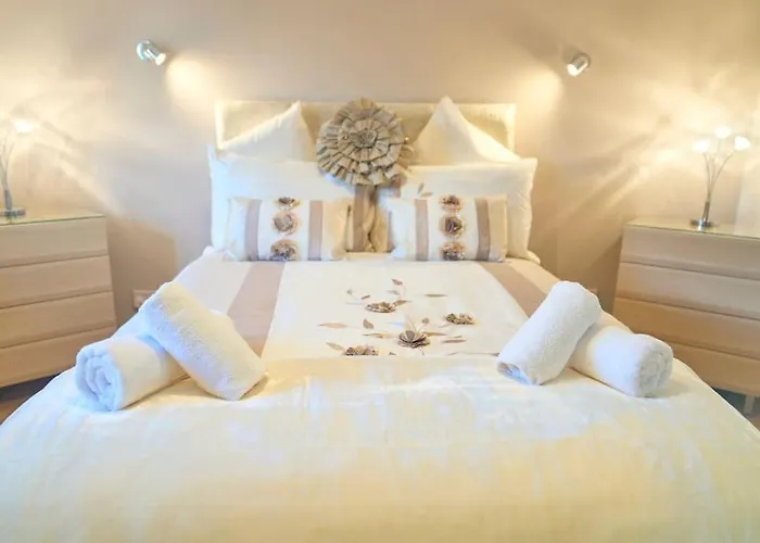 Bespoke Salford Quays - Garden, Wifi And Parking Сasa de vacaciones Mánchester