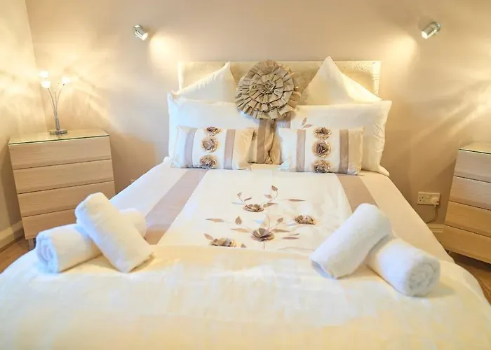 Bespoke Salford Quays - Garden, Wifi And Parking Сasa de vacaciones *