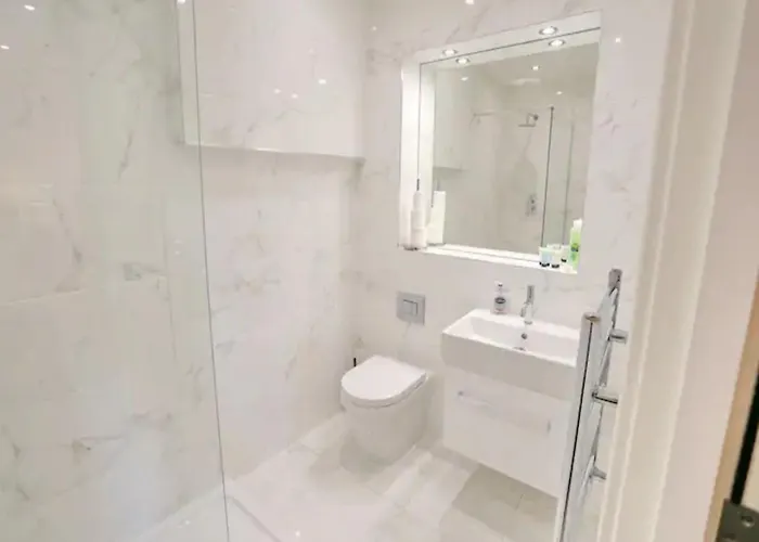 3 Bed Flat 8 Min Walk To Centre - Pass The Keys Appartement Manchester