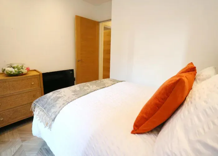 3 Bed Flat 8 Min Walk To Centre - Pass The Keys Appartement Manchester