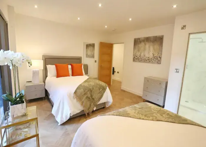 3 Bed Flat 8 Min Walk To Centre - Pass The Keys * Manchester