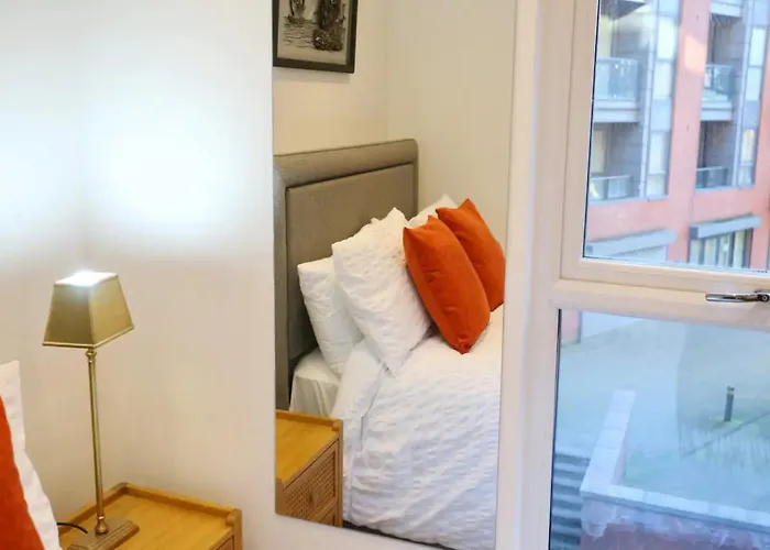 3 Bed Flat 8 Min Walk To Centre - Pass The Keys * Manchester