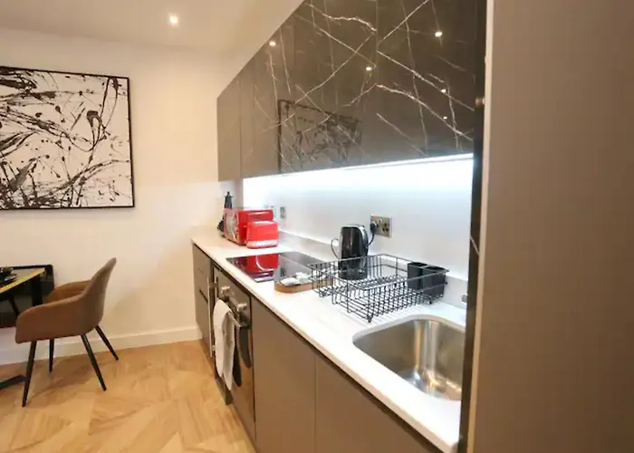 3 Bed Flat 8 Min Walk To Centre - Pass The Keys Appartement Manchester