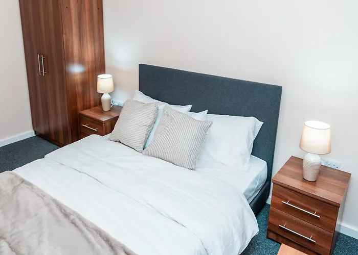 Entire 2 Bedroom And 2 Bathroom In -free Underground Parking 아파트 맨체스터