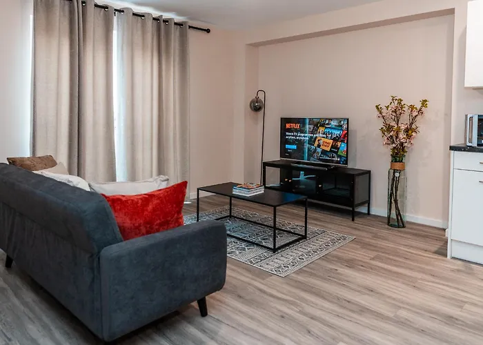 Entire 2 Bedroom And 2 Bathroom In -free Underground Parking