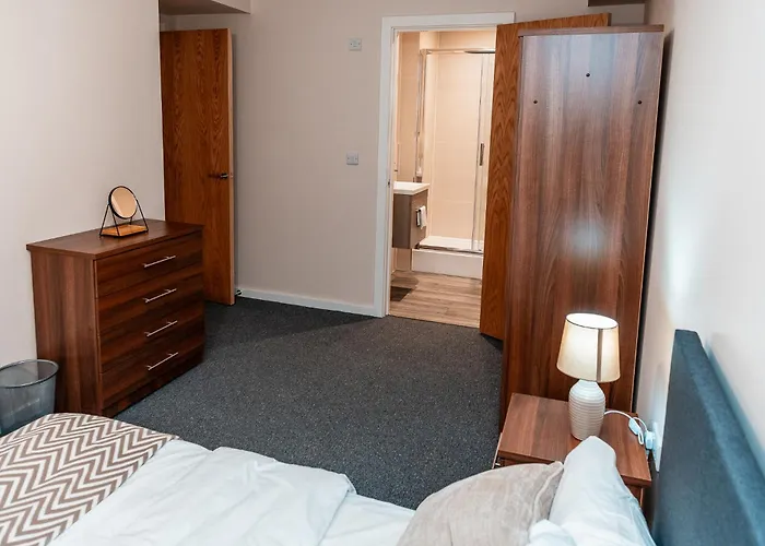 Entire 2 Bedroom And 2 Bathroom In -free Underground Parking Apartment *