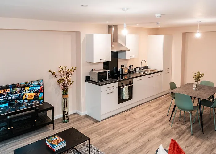 Entire 2 Bedroom And 2 Bathroom In -free Underground Parking * مانشستر