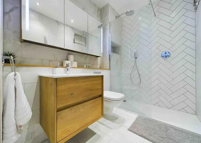 Stylish 2bed Centre *