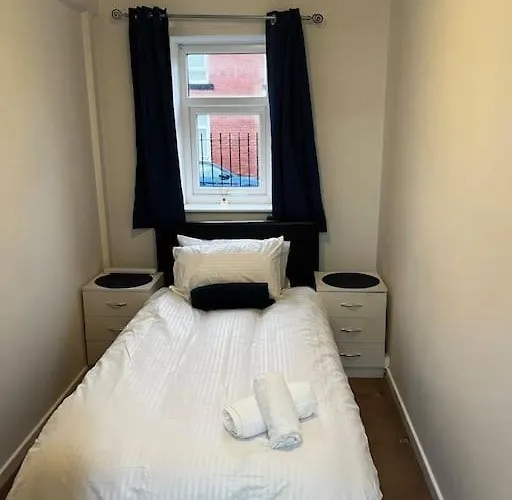 Salford 2-bed - Near Uni & Mcr Centre Dom wakacyjny Manchester