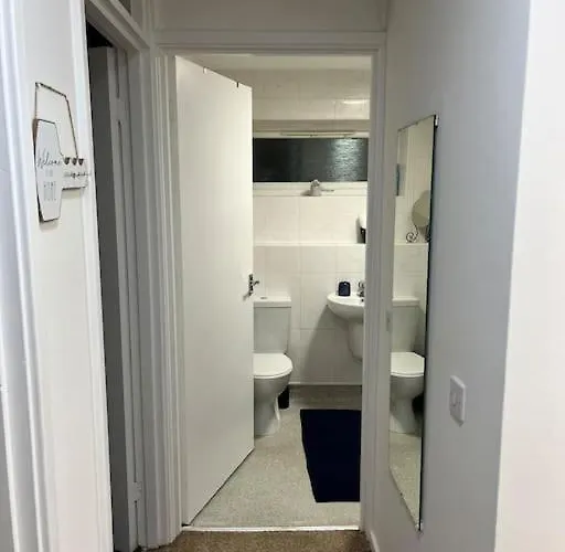 Feriehus Salford 2-bed - Near Uni & Mcr Centre