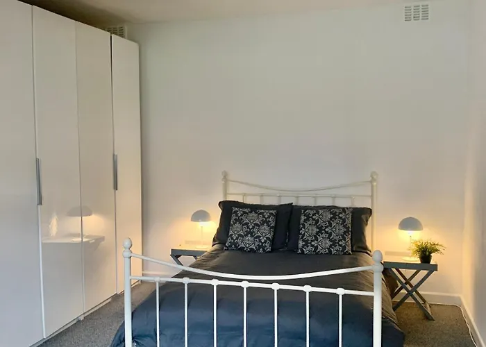 Didsbury Failte Apts - 3 Mins To The Christie's - Ground Floor - Free Parking شقة