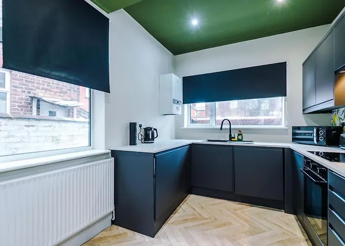 Salford Sanctuary 5 Bed House * マンチェスター