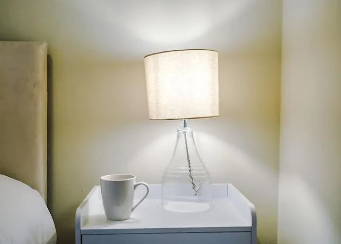 Salford Sanctuary 5 Bed House *