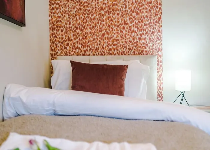 Сasa de vacaciones Salford Sanctuary 5 Bed House