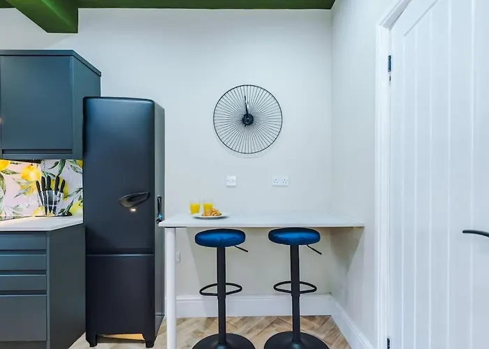 Salford Sanctuary 5 Bed House マンチェスター