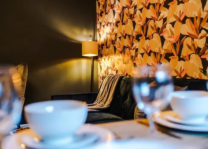 Salford Sanctuary 5 Bed House *