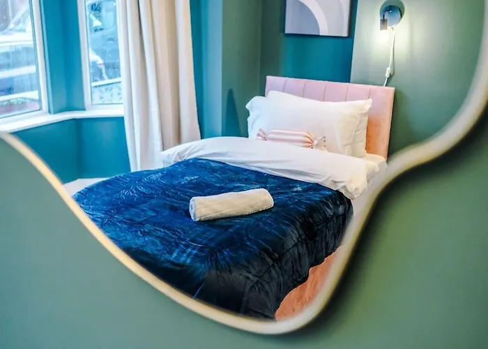 Dom wakacyjny 5 Bed Salford Sanctuary Retreat Manchester