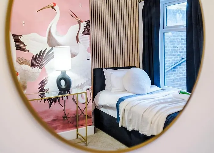 5 Bed Salford Sanctuary Retreat Manchester