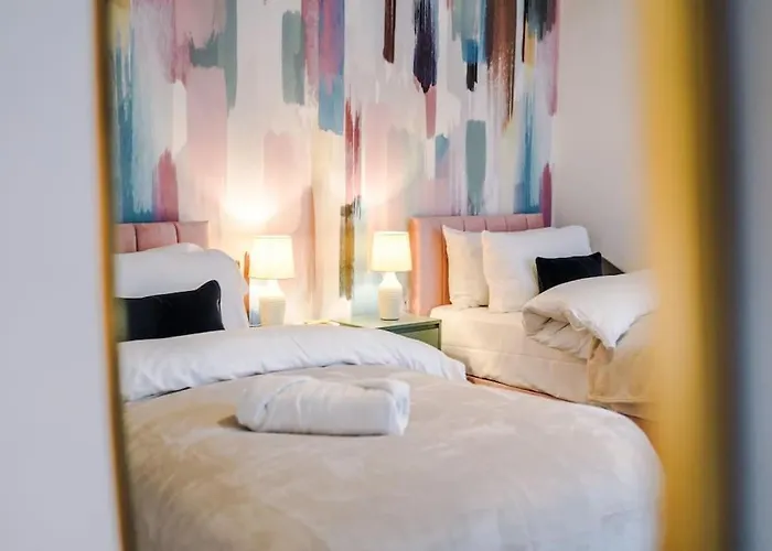 5 Bed Salford Sanctuary Retreat