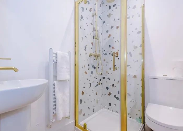 5 Bed Salford Sanctuary Retreat Dom wakacyjny