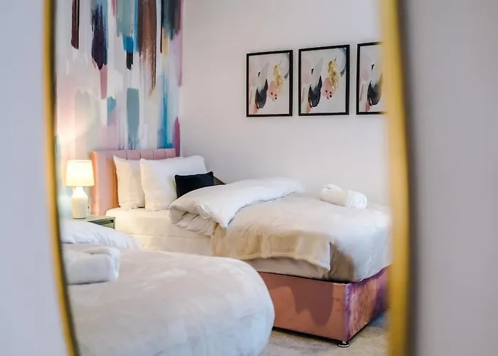 5 Bed Salford Sanctuary Retreat 펜션 *