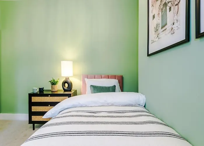 5 Bed Salford Sanctuary Retreat Dom wakacyjny Manchester