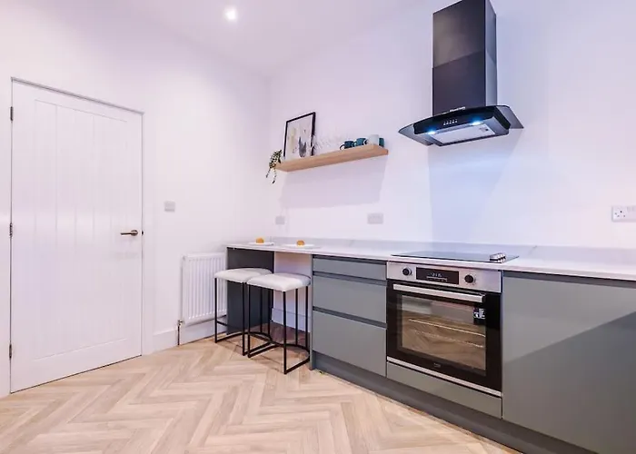 5 Bed Salford Sanctuary Retreat 펜션 *