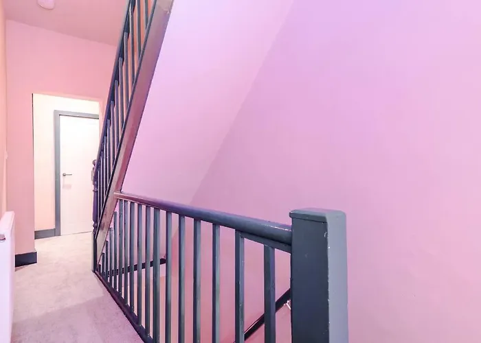 5 Bed Salford Sanctuary Retreat Manchester