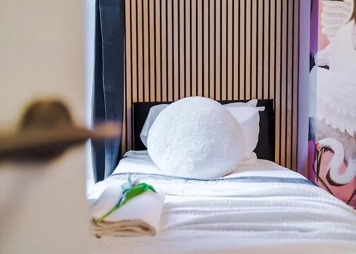 5 Bed Salford Sanctuary Retreat 맨체스터