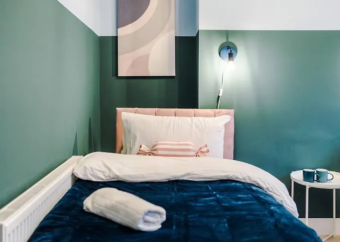 5 Bed Salford Sanctuary Retreat Dom wakacyjny