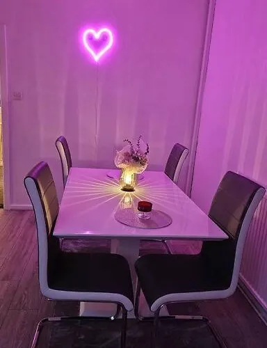 Lovely + Free Parking *