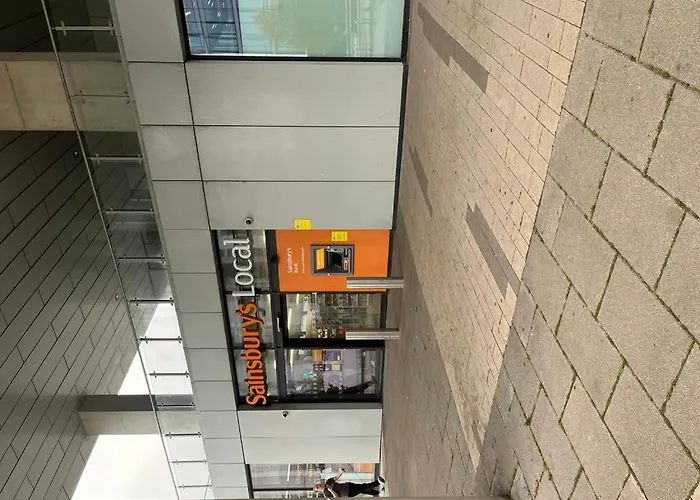 1 Bed Apartment Sleeps 2 - Wifi & Tv * Manchester