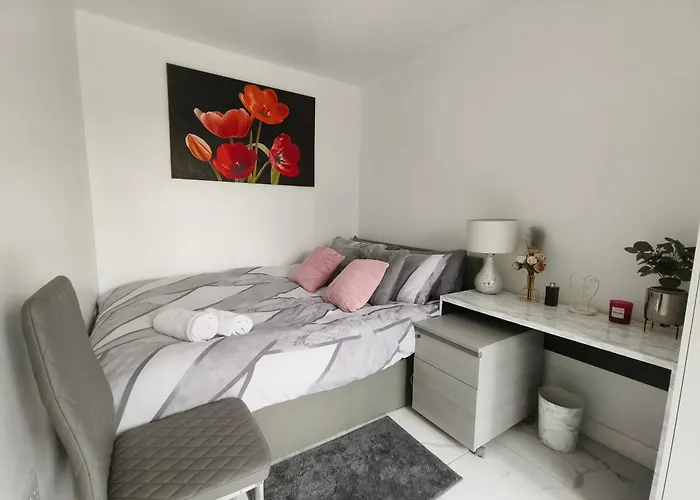 Homestay Shared House - 10 Mins From Piccadilly Station/man Uni/o2 Apollo *