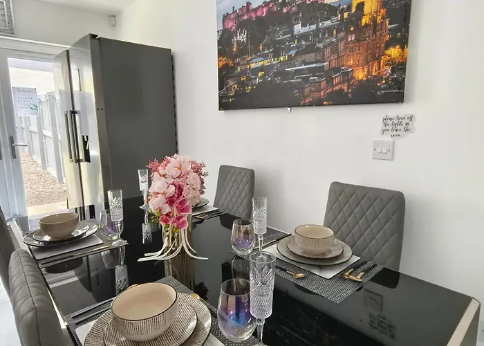 Shared House - 10 Mins From Piccadilly Station/man Uni/o2 Apollo Homestay Manchester